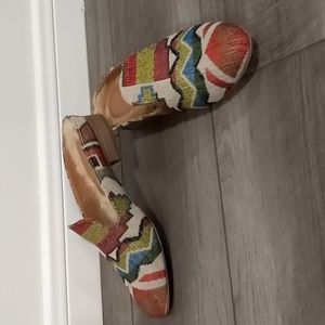 UNIVERSAL THREAD NEW SHOES